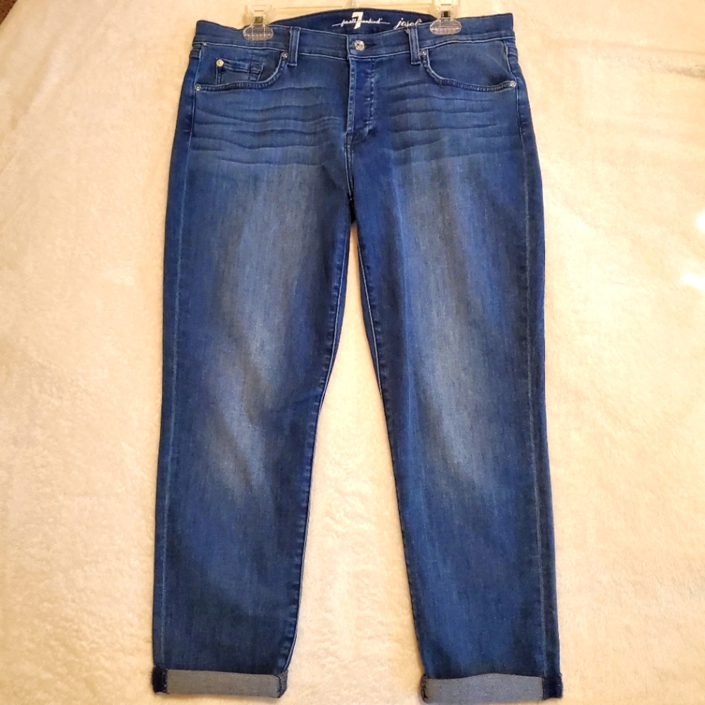 7 for all mankind - Josefina skinny boyfriend jeans. Size 32. *NEW* Never worn.